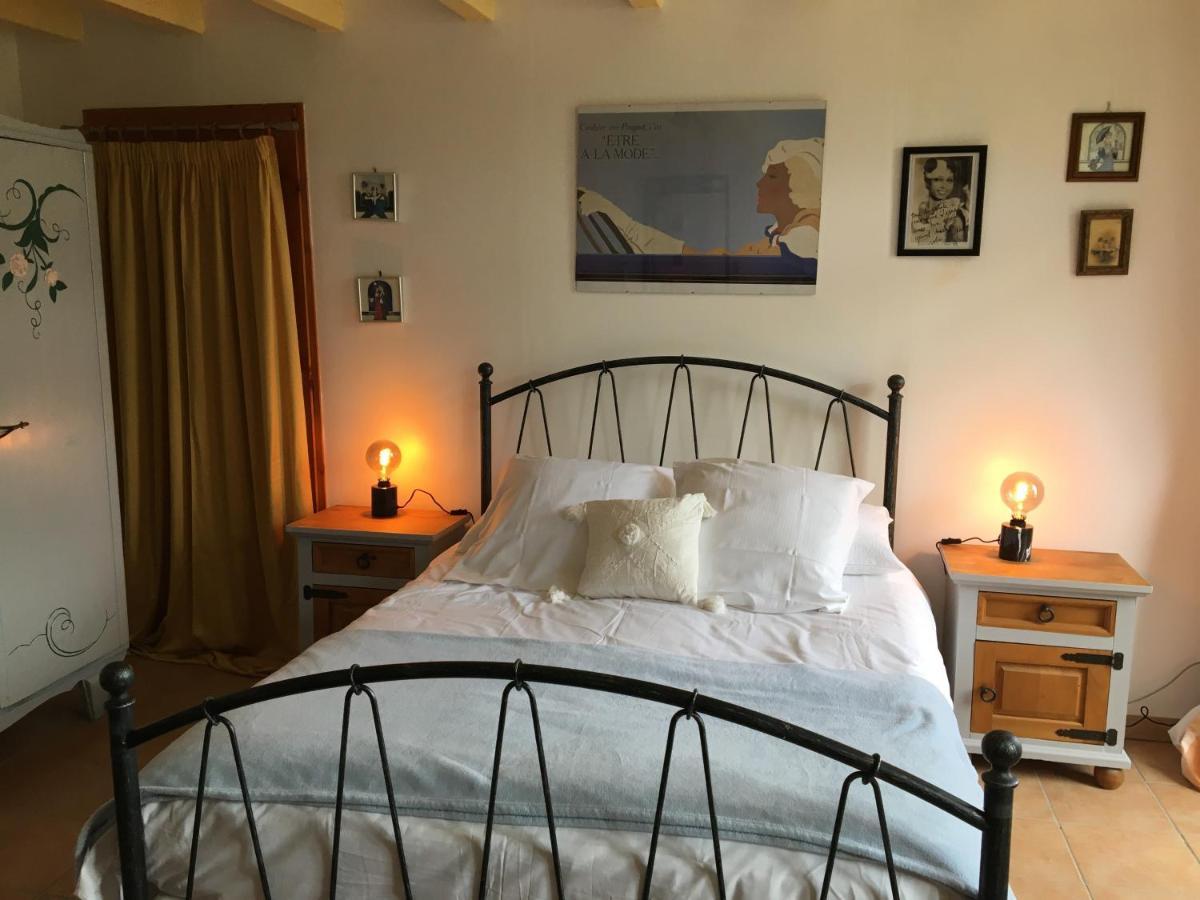 A L Epoque Bed & Breakfast Bouges  Exterior photo